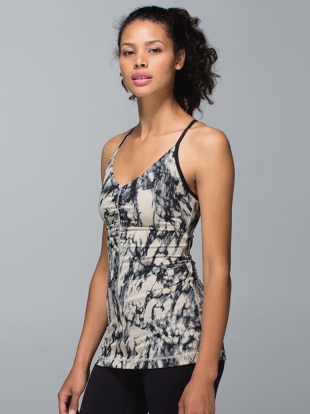 Lululemon open your heart tank top- built in sports bra  adjustable straps sz 6